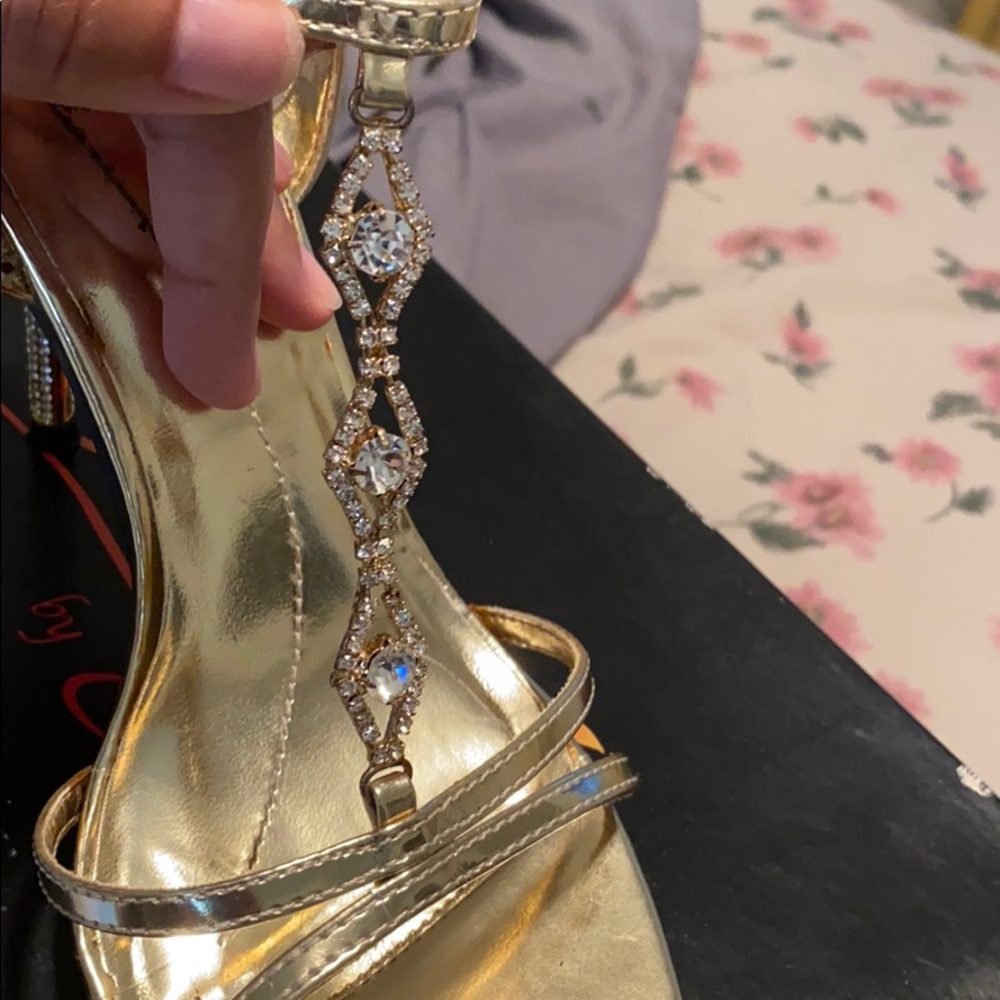 Heels - Picture 2 of 3